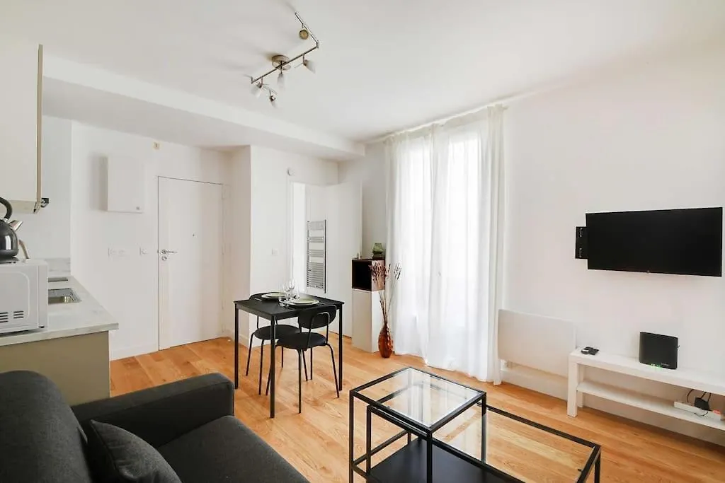 Charming Apartment In Le Marais Paris
